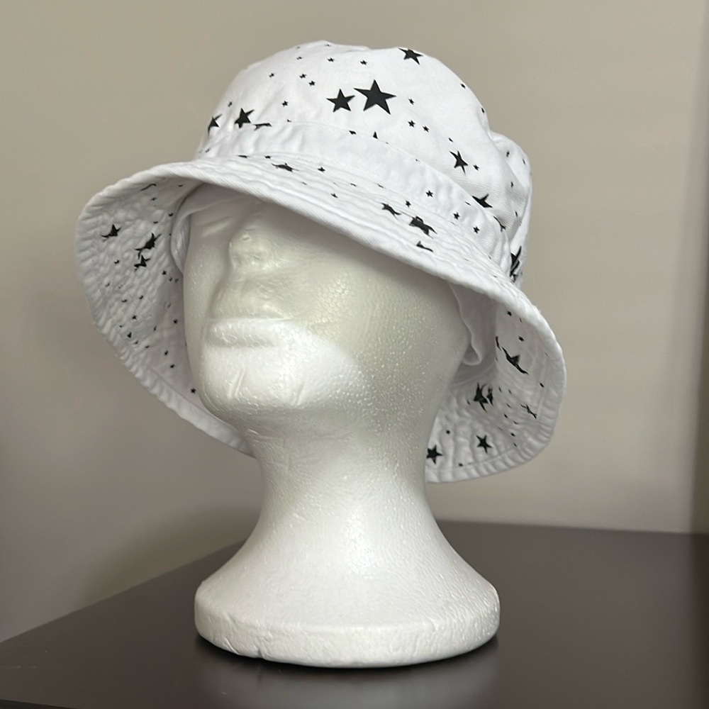 White Bucket hat